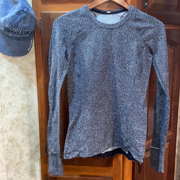 Lululemon women’s sweatshirt - Picture 1 of 6